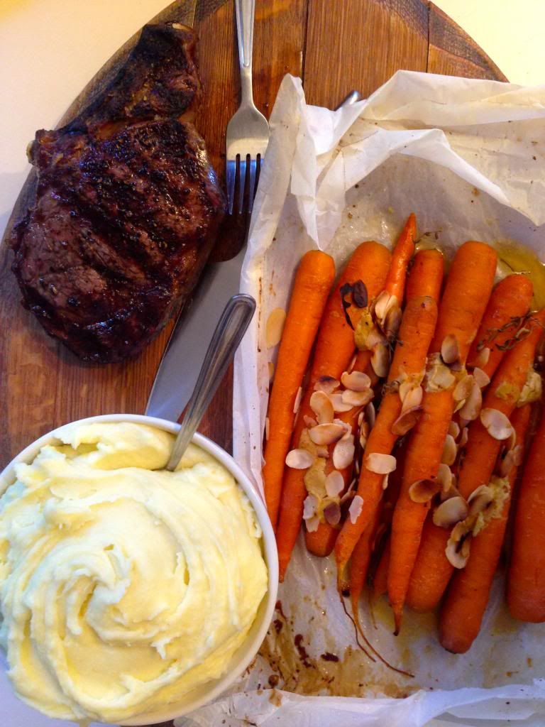 Rib eye, carrots en papillte and the creamiest mash